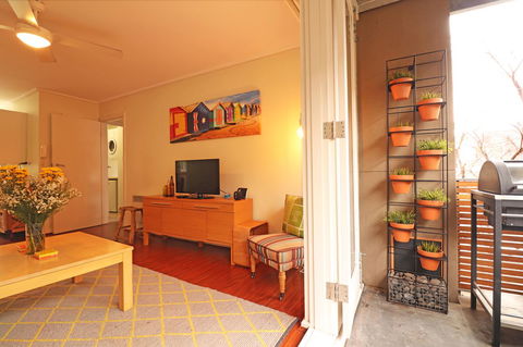 Colour Pop Fitzroy - 3 Bedroom Pet Friendly - Kawana Tourism 9