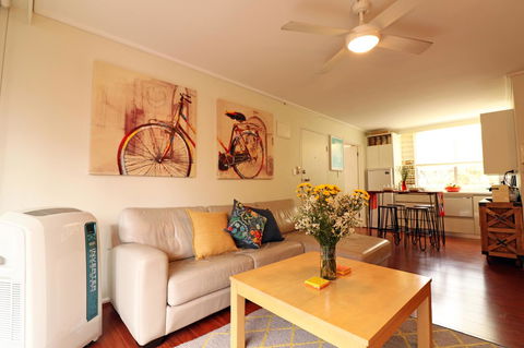 Colour Pop Fitzroy - 3 Bedroom Pet Friendly - Kawana Tourism 4