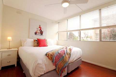 Colour Pop Fitzroy - 3 Bedroom Pet Friendly - Kawana Tourism 11