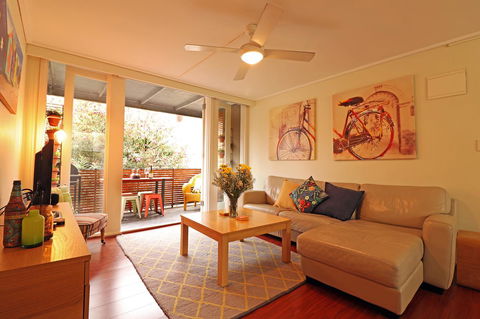 Colour Pop Fitzroy - 3 Bedroom Pet Friendly - Kawana Tourism 2