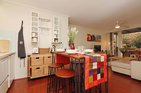 Colour Pop Fitzroy - 3 Bedroom Pet Friendly - Kawana Tourism 0