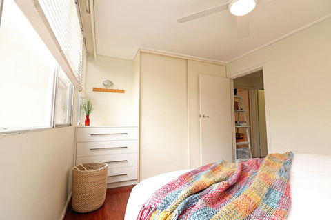 Colour Pop Fitzroy - 3 Bedroom Pet Friendly - Kawana Tourism 12
