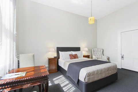 The Riversleigh - Kawana Tourism 22