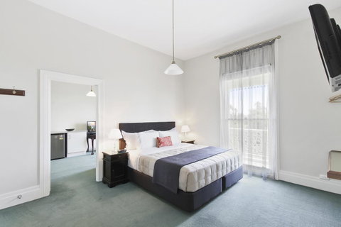 The Riversleigh - Kawana Tourism 24