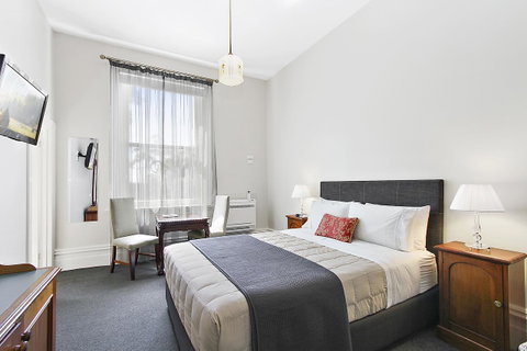 The Riversleigh - Kawana Tourism 25