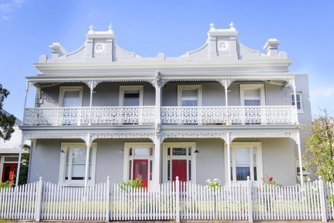The Riversleigh - Kawana Tourism 21