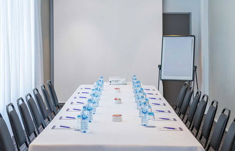 Park Regis Griffin Suites - Kawana Tourism 25