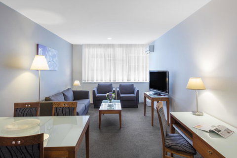 Park Regis Griffin Suites - Kawana Tourism 17
