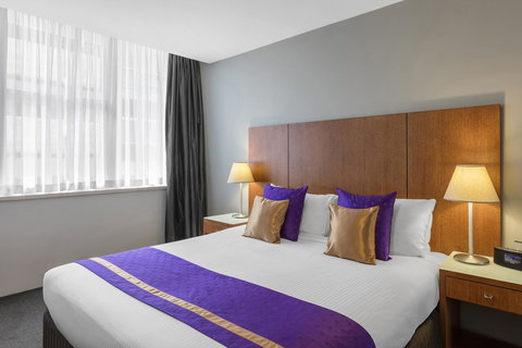 Park Regis Griffin Suites - Kawana Tourism 13