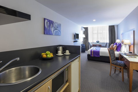 Park Regis Griffin Suites - Kawana Tourism 16