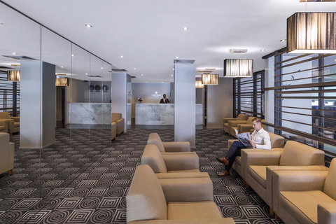 Park Regis Griffin Suites - Kawana Tourism 3