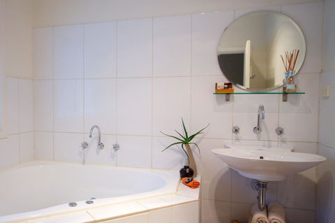 Healesville Apartments - Kawana Tourism 4