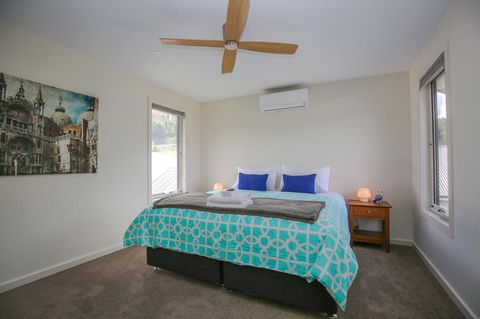 Amber Mist Villa Two - Kawana Tourism 6