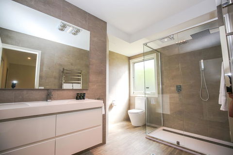 Amber Mist Villa Two - Kawana Tourism 10