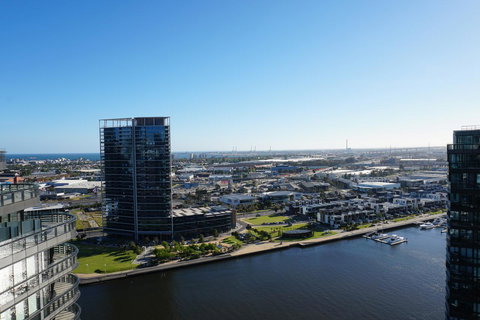 Auzzie Apartments Docklands, Melbourne - Kawana Tourism 21