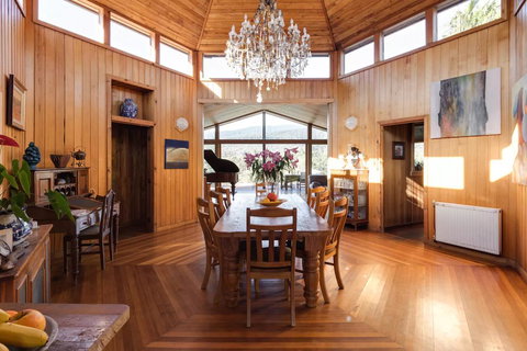 Kangaroo Manor - Kawana Tourism 22