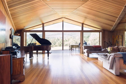 Kangaroo Manor - Kawana Tourism 2