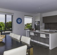 1 Pebble Place - Kawana Tourism