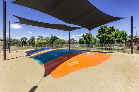 Lakeside Country Club - Kawana Tourism 7