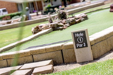 Lakeside Country Club - Kawana Tourism 5