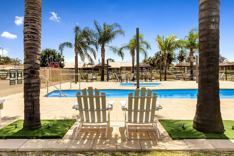 Lakeside Country Club - Kawana Tourism 3
