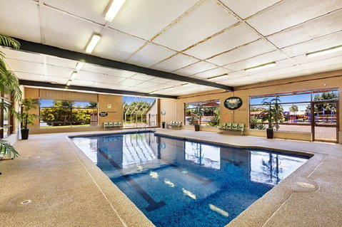 Lakeside Country Club - Kawana Tourism 6