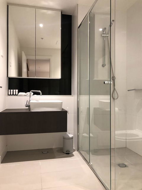 Clara Q Apartments - Kawana Tourism 8