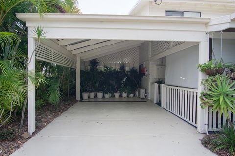 Debbie\'s Place - Kawana Tourism 24