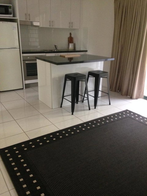 Chez Noosa Resort Motel - Kawana Tourism 29