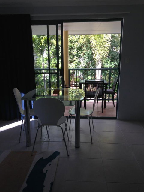 Chez Noosa Resort Motel - Kawana Tourism 21