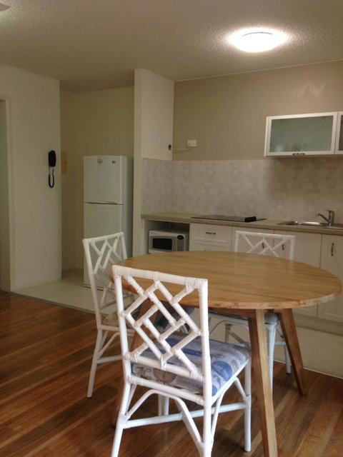 Chez Noosa Resort Motel - Kawana Tourism 33