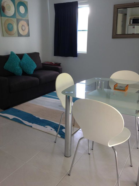 Chez Noosa Resort Motel - Kawana Tourism 22