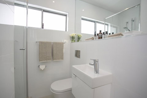 10 Hastings Street Motel - Kawana Tourism 21