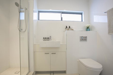 10 Hastings Street Motel - Kawana Tourism 13