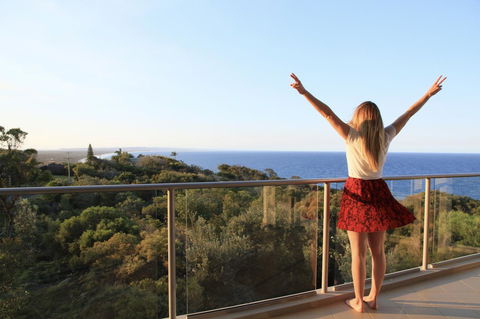 Rainbow Ocean Palms Resort - Kawana Tourism 6