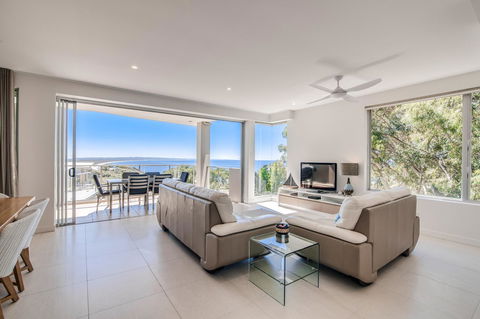 Rainbow Ocean Palms Resort - Kawana Tourism 22