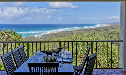 Whale Watch Ocean Beach Resort - Kawana Tourism 1