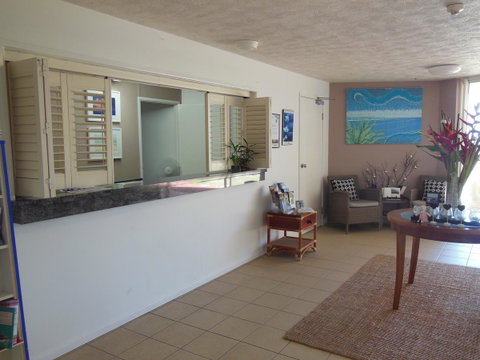 Whale Watch Ocean Beach Resort - Kawana Tourism 10