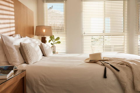 Sea Change Beachfront Apartments - Kawana Tourism 6