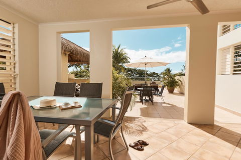 Sea Change Beachfront Apartments - Kawana Tourism 10