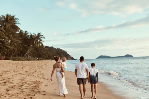 Sea Change Beachfront Apartments - Kawana Tourism 21