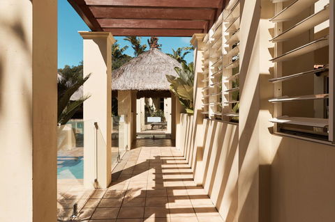 Sea Change Beachfront Apartments - Kawana Tourism 16