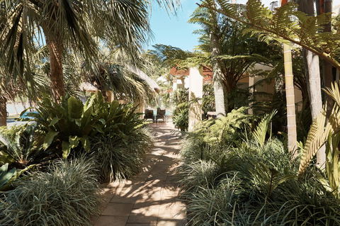Sea Change Beachfront Apartments - Kawana Tourism 19