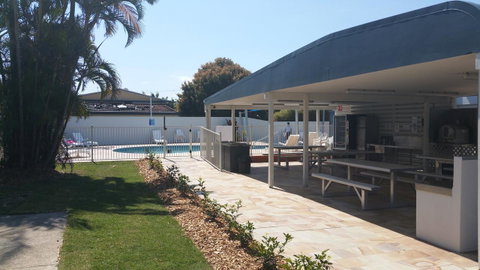 Alex Beach Cabins And Tourist Park - Kawana Tourism 15