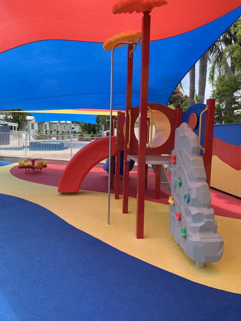 Alex Beach Cabins And Tourist Park - Kawana Tourism 6
