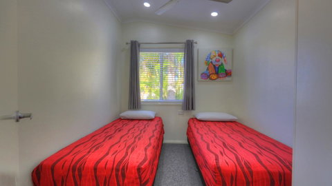 Alex Beach Cabins And Tourist Park - Kawana Tourism 31