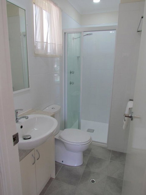 Alex Beach Cabins And Tourist Park - Kawana Tourism 37