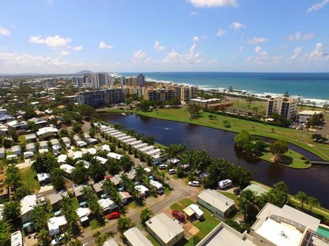 Alex Beach Cabins And Tourist Park - Kawana Tourism 0