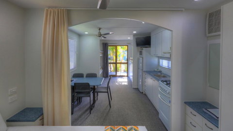 Alex Beach Cabins And Tourist Park - Kawana Tourism 24