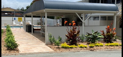 Alex Beach Cabins And Tourist Park - Kawana Tourism 4